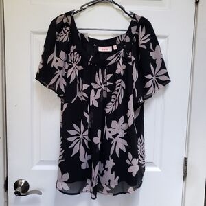 EVRI Black Beige Floral Flutter Sleeve Square Neck Blouse